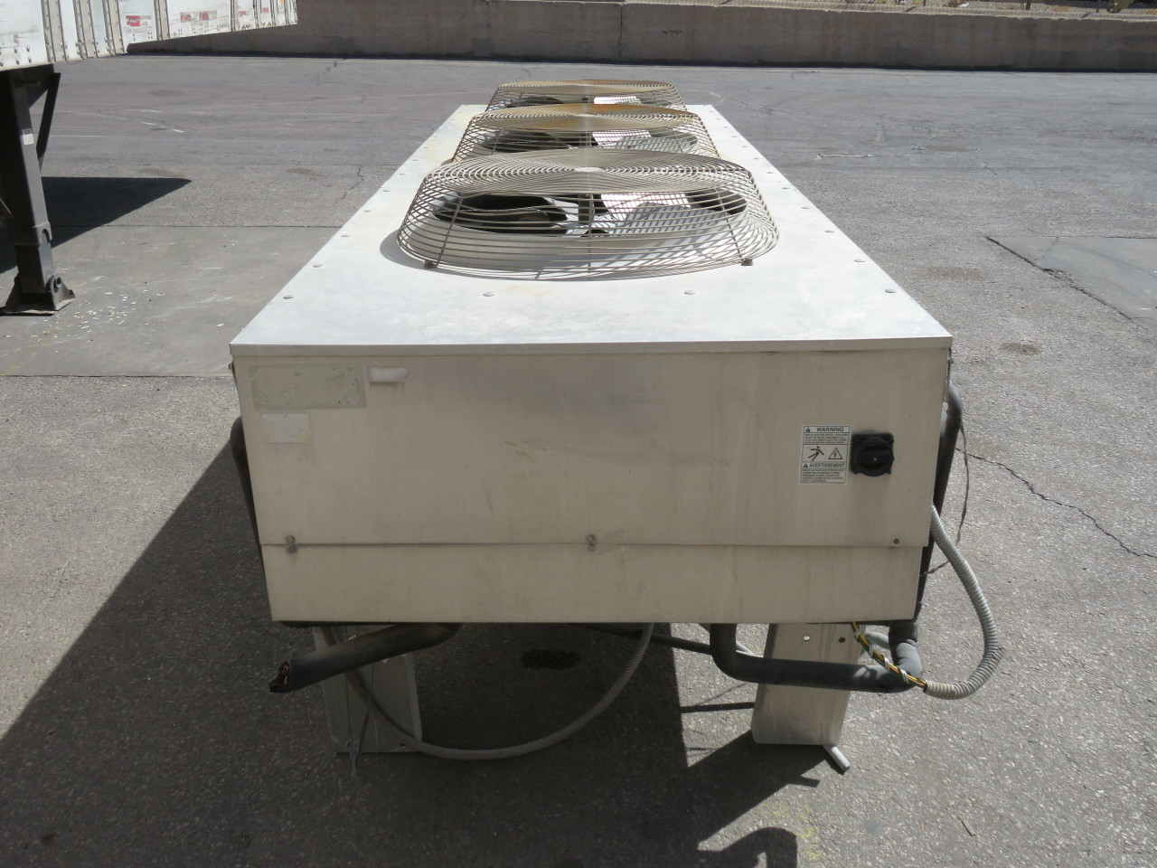 Liebert 50004 AirCooled DirectDrive Drycooler/Condenser 3 Fan